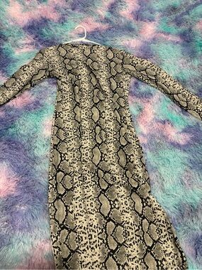 Snake-Print Reptile Habitat Cover - Black and Cream